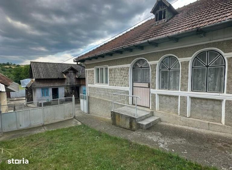 Casă cu 4 camere în Caraclău