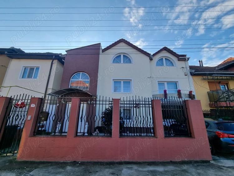 Casă cu 3 camere cu Teren 400 Mp în Central