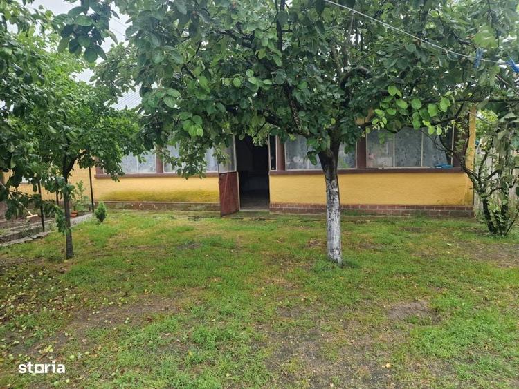Casă cu 3 camere în Ciești