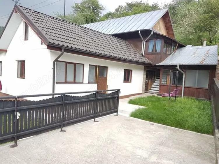 Casă cu 5 camere cu Teren 872 Mp în Humulești