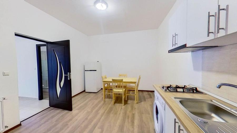 Casă individuală cu 10 camere cu Canalizare în Blumăna
