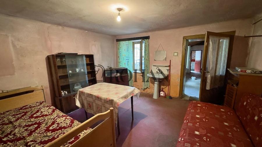 Casă cu 2 camere cu Teren 788 Mp în Bărăbanț