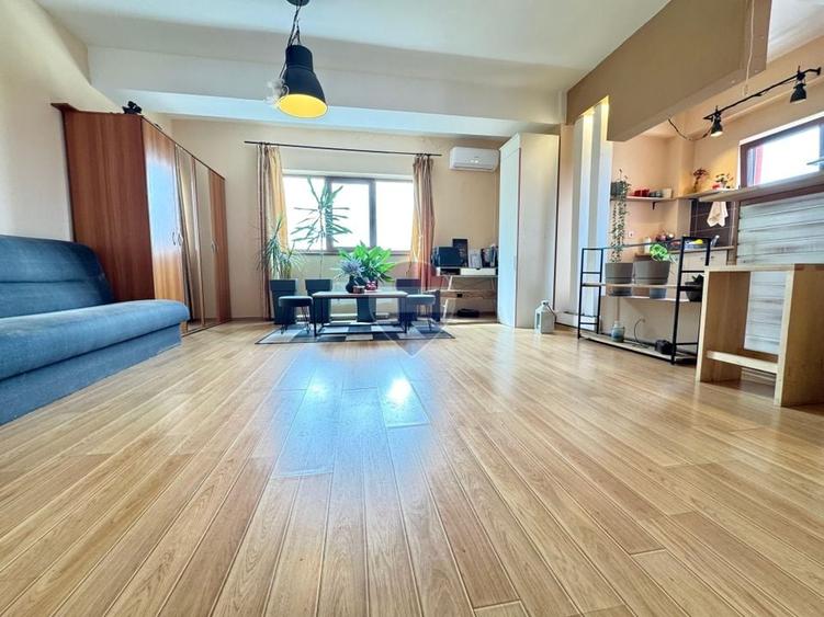 Apartament cu 2 camere decomandat, mobilat în Central