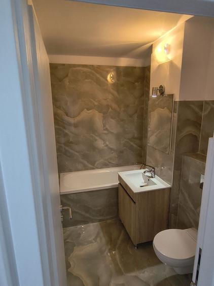 Apartament cu 2 camere semidecomandat în Girocului