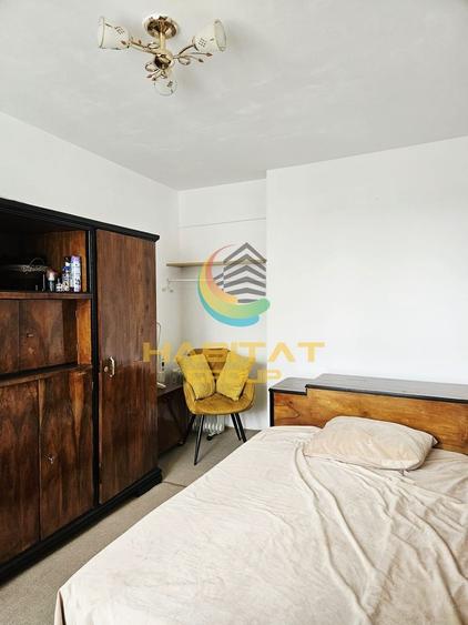 Apartament cu 3 camere semidecomandat în Berceni