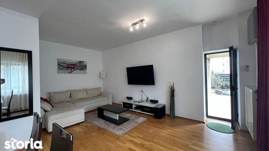 Apartament cu 3 camere, mobilat în Băneasa
