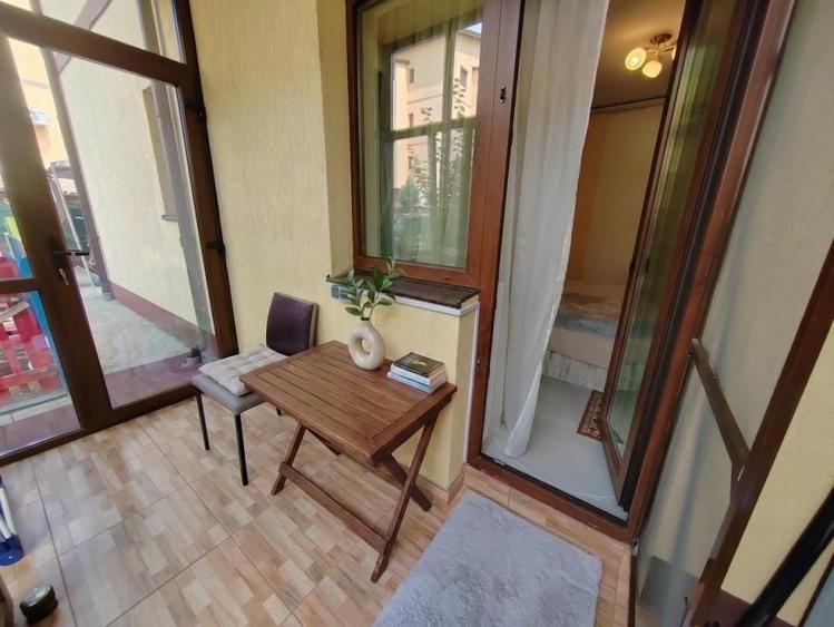 Apartament cu 3 camere decomandat, mobilat în Valea Adâncă