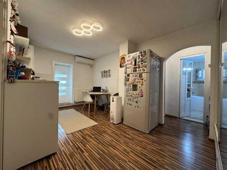 Apartament cu 2 camere decomandat, mobilat în Sărari