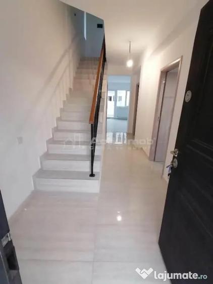 Casă cu 4 camere cu Teren 200 Mp în Rahova