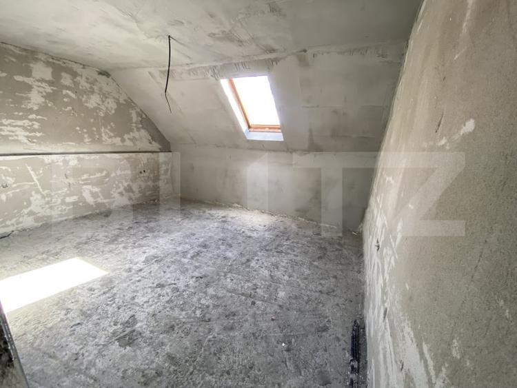 Casă individuală cu 5 camere cu Canalizare în Decebal