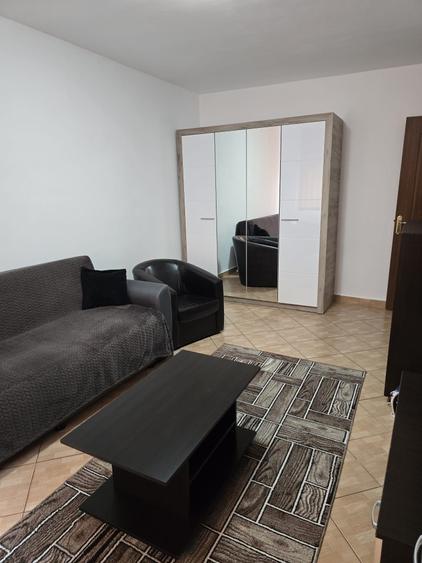 Apartament cu 2 camere decomandat în Exterior Vest