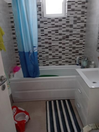 Casă cu 3 camere cu Teren 240 Mp în Central