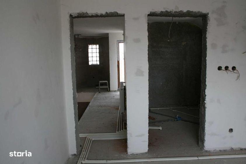 Casă cu 4 camere cu Teren 220 Mp în Central