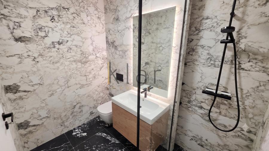 Apartament cu 2 camere semidecomandat, mobilat în Central