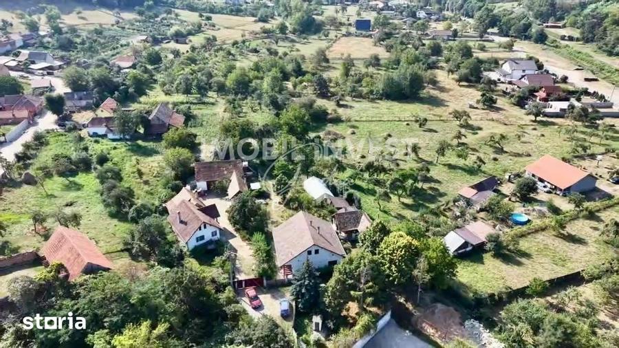 Casă cu 4 camere cu Teren 6642 Mp în Pianu