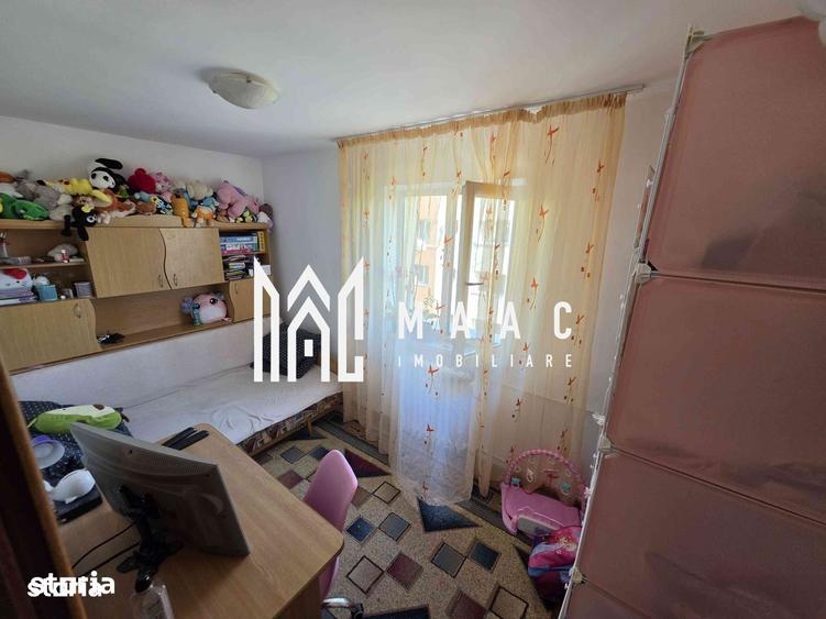 Apartament cu 3 camere, mobilat în Petrișor