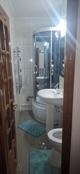 Apartament cu 4 camere decomandat în Central