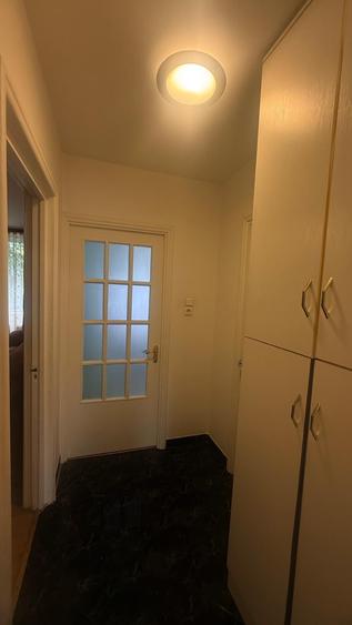 Apartament cu 3 camere semidecomandat în Ozana
