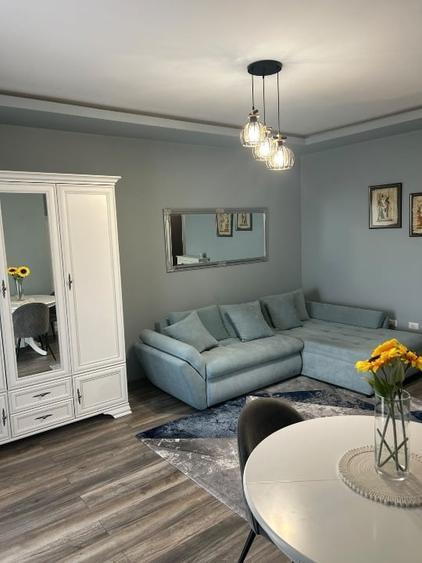 Apartament cu 2 camere semidecomandat, mobilat în Dumbrăvița