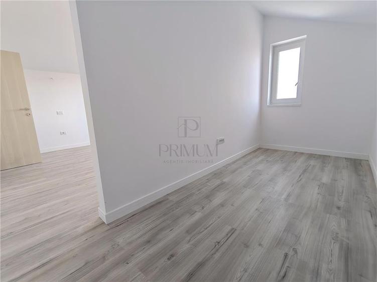 Duplex cu 4 camere cu Teren 275 Mp în Urseni