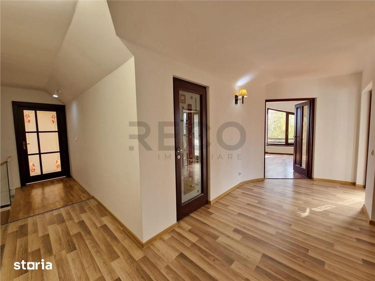 Casă cu 8 camere cu Teren 2756 Mp în Sântandrei