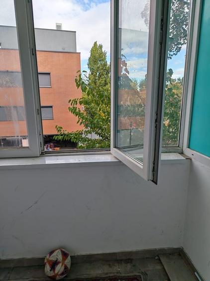 Apartament cu 2 camere semidecomandat, mobilat în Iancului