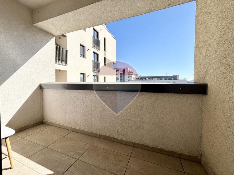 Apartament cu 2 camere decomandat în Tractorul