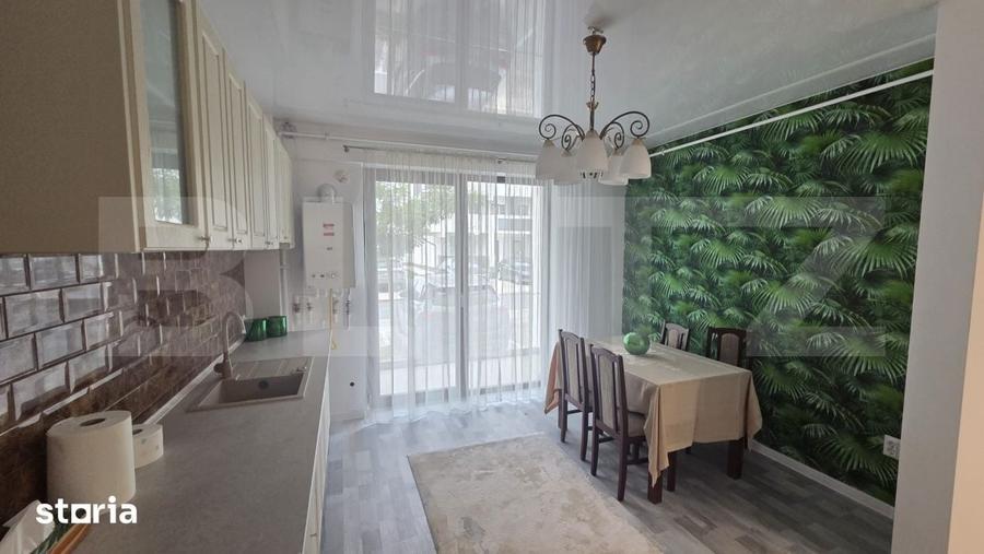Apartament cu 3 camere semidecomandat în Exterior Nord