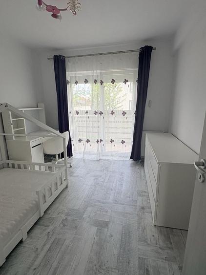 Apartament cu 3 camere decomandat în Primăverii