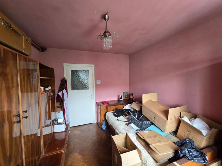 Apartament cu 4 camere decomandat, mobilat în Circumvalațiunii
