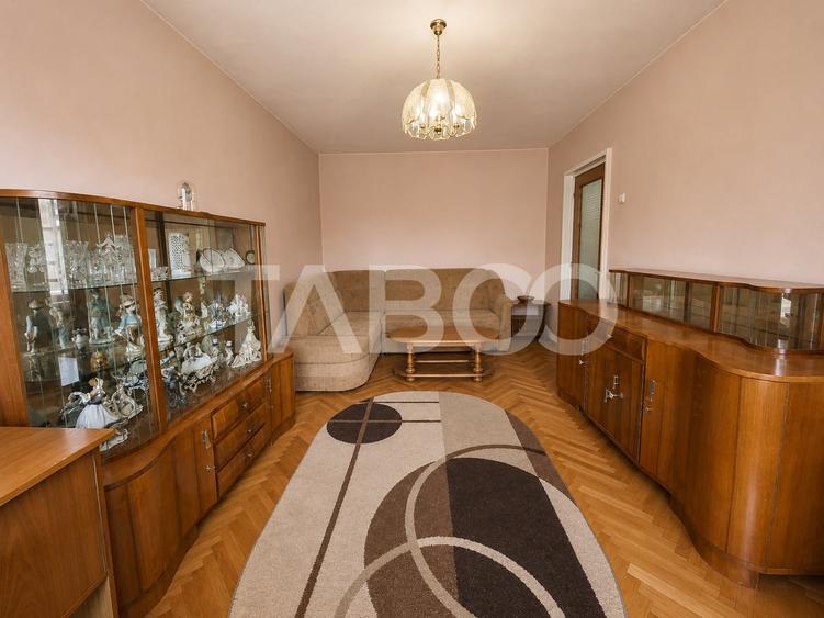 Apartament cu 3 camere decomandat, mobilat în Terezian