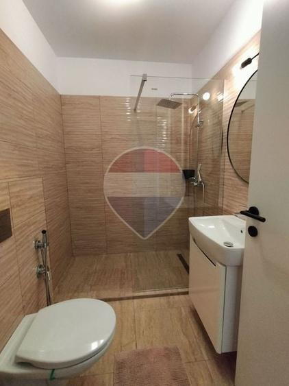 Apartament cu 2 camere decomandat, mobilat în Dacia