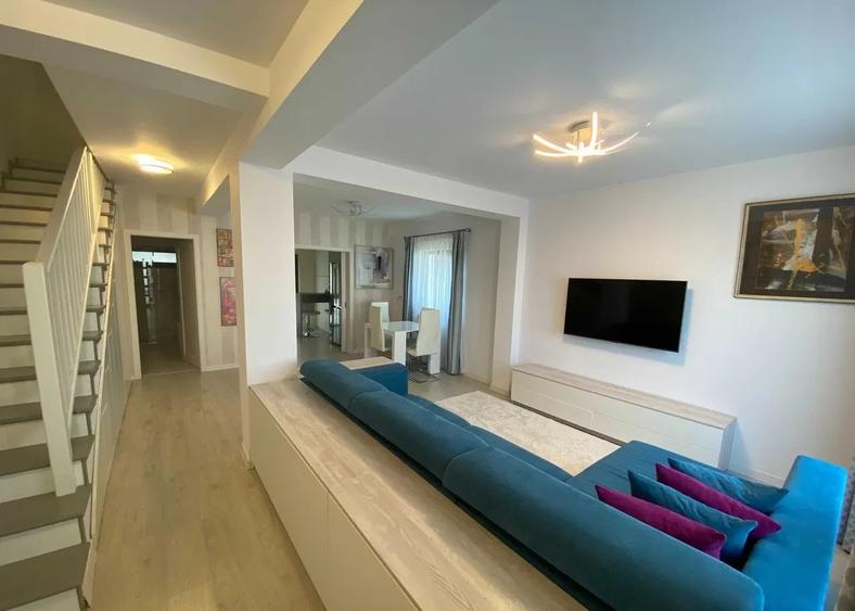 Duplex cu 4 camere cu Canalizare în Bucium