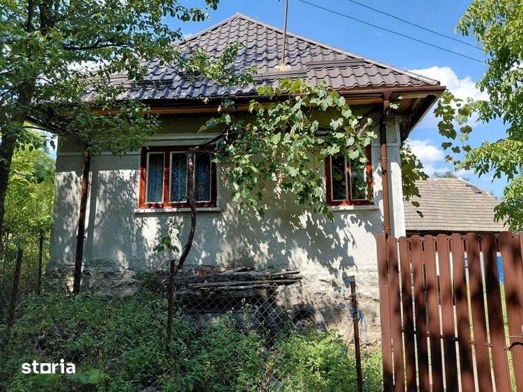 Casă cu 2 camere cu Teren 80 Mp în Poieni