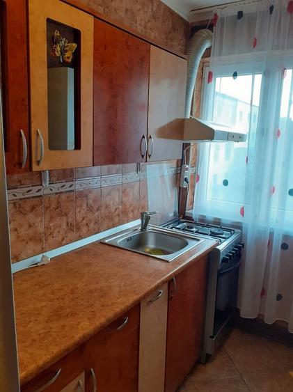 Apartament cu 2 camere semidecomandat în Micro 6