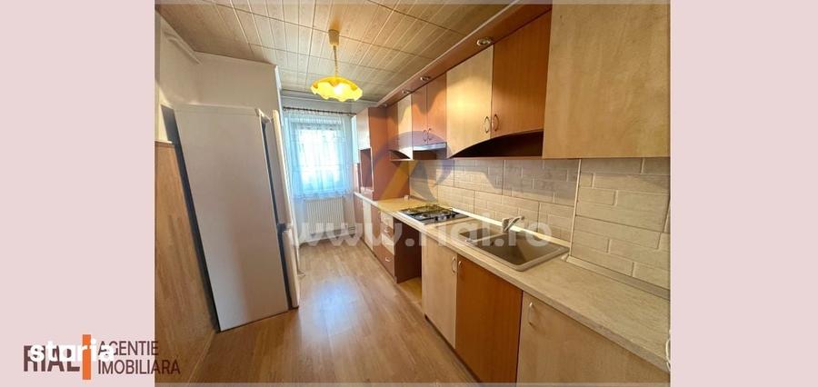 Apartament cu 3 camere decomandat în Vitrometan