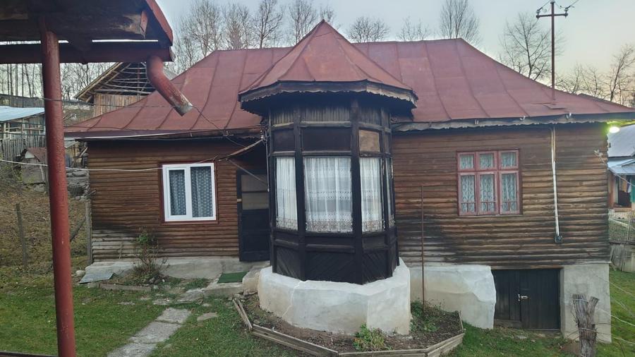 Casă cu 4 camere în Central
