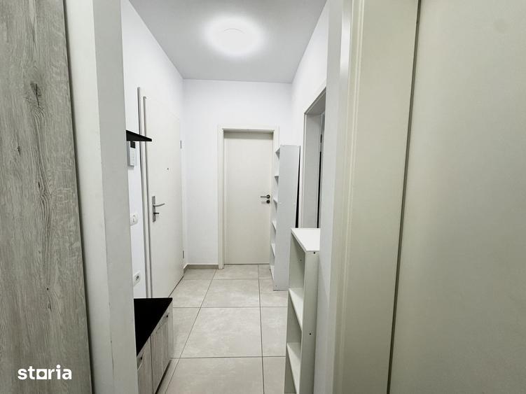 Apartament cu 2 camere decomandat în Tractorul