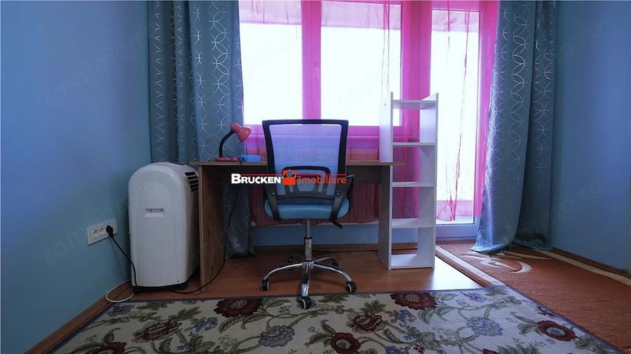 Apartament cu terasa, curte si parcare, intr-o zona linistita de case - 2