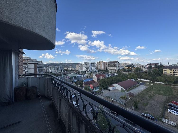 Apartament cu 3 camere decomandat în Mărăști