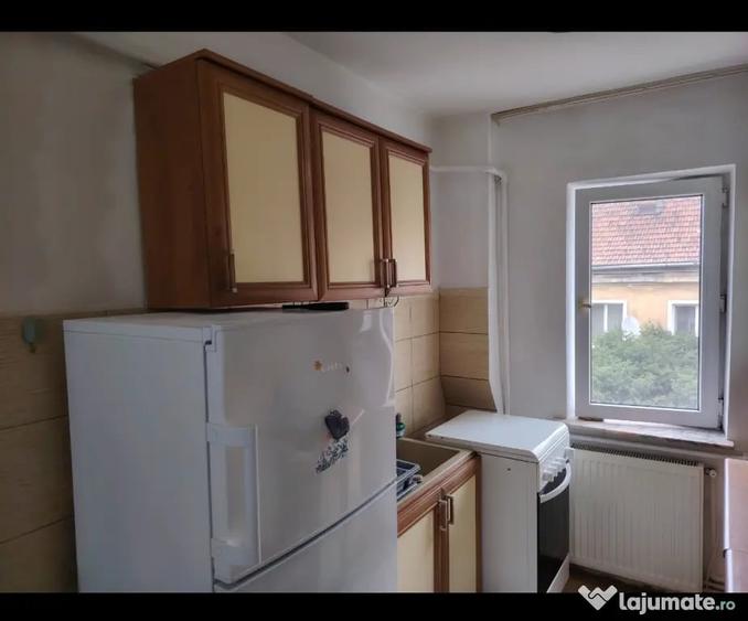 Apartament cu 2 camere semidecomandat în Exterior Vest
