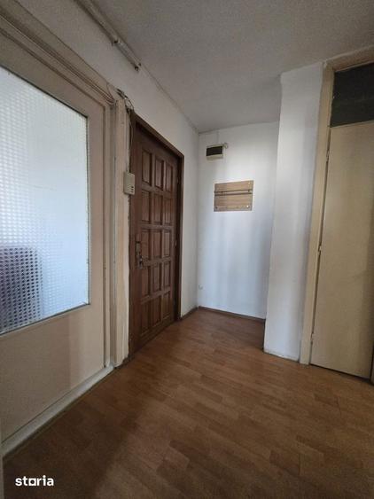 Apartament cu 3 camere decomandat în Lipovei
