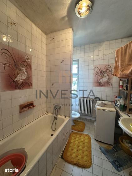 Apartament cu 4 camere decomandat în Gruia