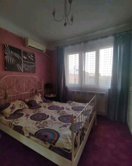 Apartament cu 3 camere semidecomandat, mobilat în Tineretului