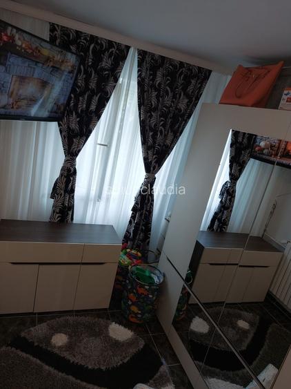 Apartament complet mobilat zona buna 1 decembrie