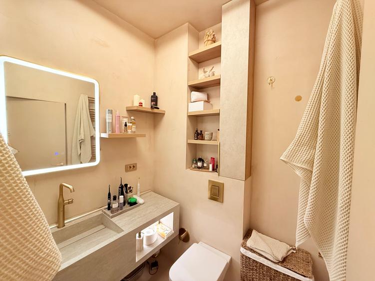 Apartament cu 2 camere decomandat, mobilat în Titan