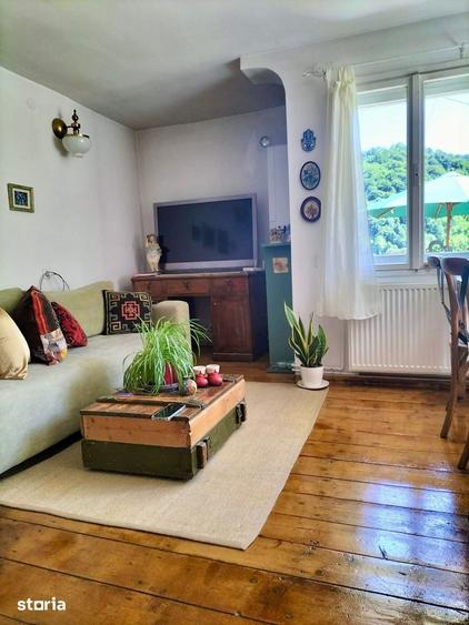 Casă cu 7 camere cu Teren 1350 Mp în Bran