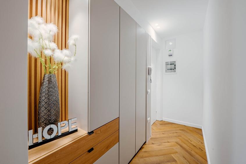 Apartament cu 3 camere semidecomandat, mobilat în Cișmigiu