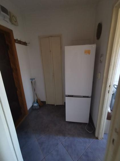 Apartament cu 3 camere decomandat în Exterior Vest