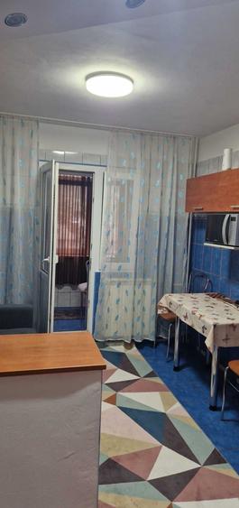 Apartament cu 2 camere decomandat în Giurgiului